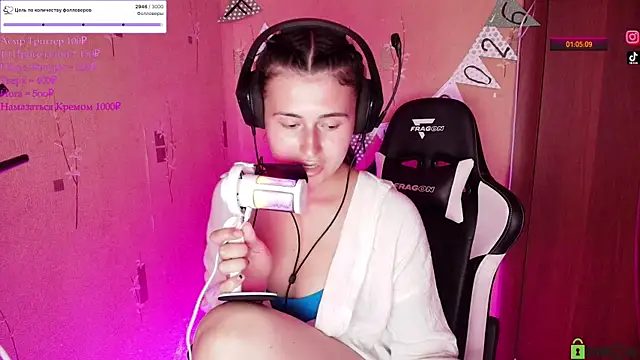 Watch KristinaScott live on EroticFlix - High definition streams