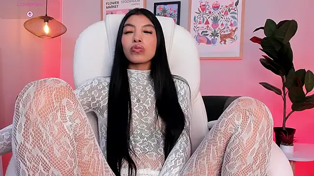 Tiffany_Low webcam