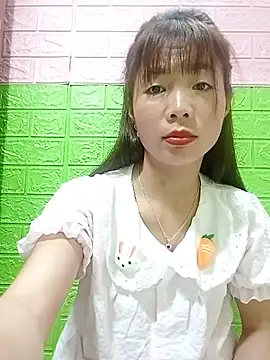 AmyLinee01 live cam on StripChat
