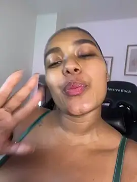 aleja_montiel__ webcam