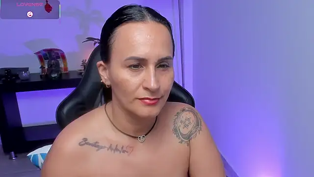 Sara_Charmy webcam