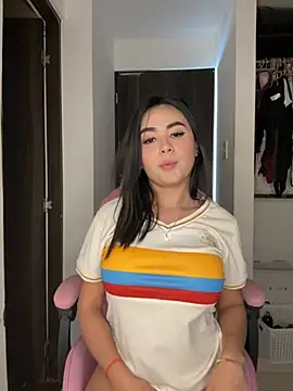 jailyncam_ (F young) - Cucumber in ass hole