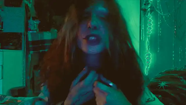 VivienDarkbloom live cam on StripChat