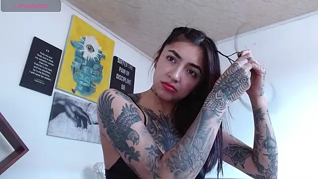ZoeBakers_ webcam