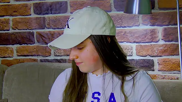 Sofia_Hugs webcam