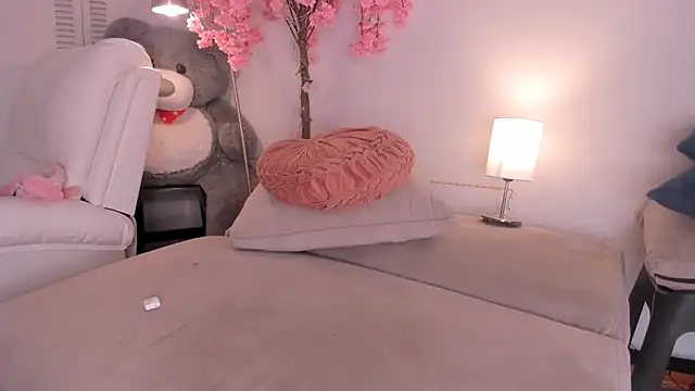 kitty_miaa (F young) - Slap my ass until red!