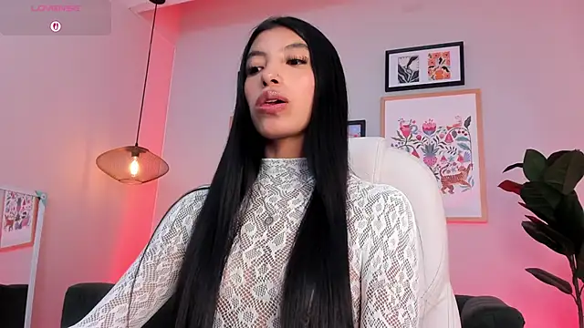Tiffany_Low webcam