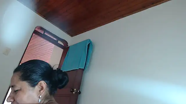 adrixxx38 live cam on StripChat
