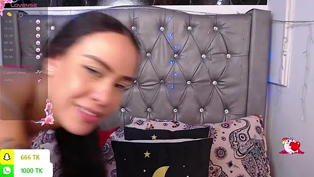 LAILAGUMMY webcam
