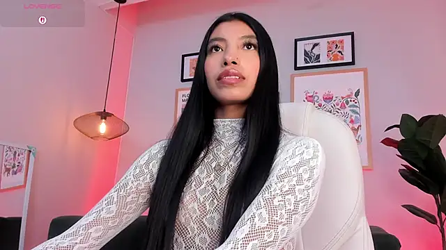 Tiffany_Low webcam