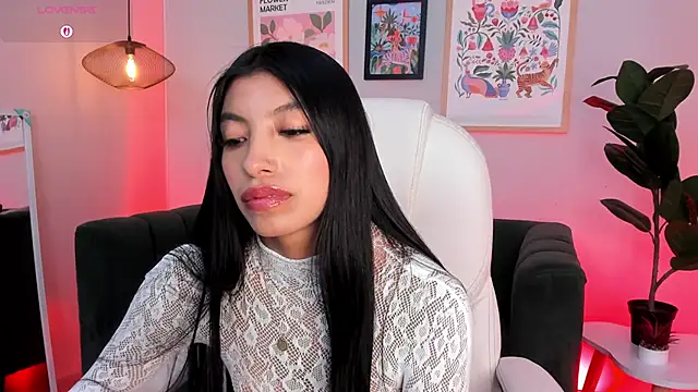 Tiffany_Low webcam