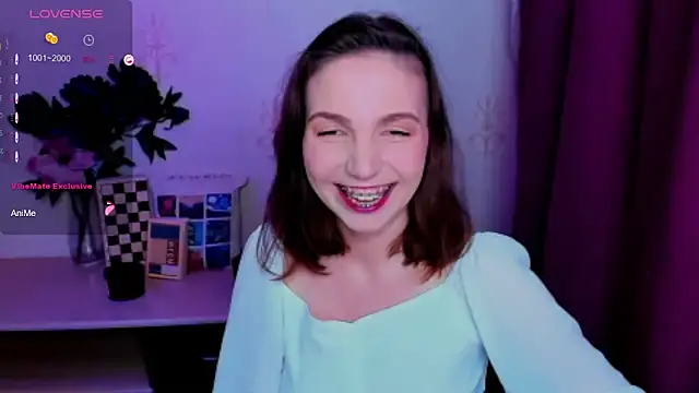 KindHazelHere_ live cam on StripChat