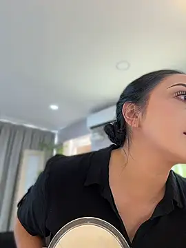 LIAH_IZUMI