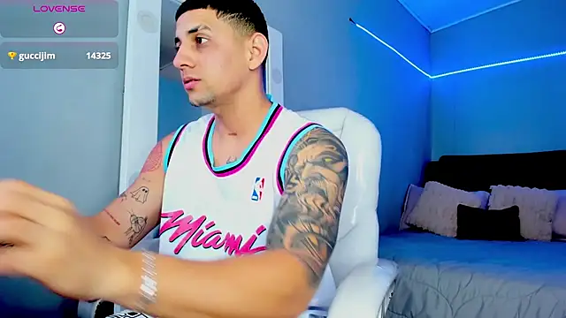 Alex_cute77 webcam