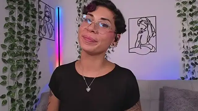 MiaMorgan_ webcam