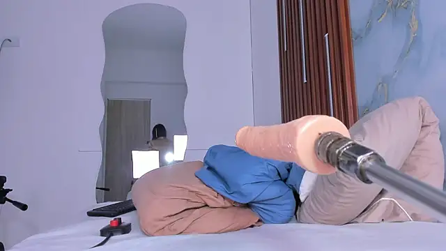 ariana_nix webcam