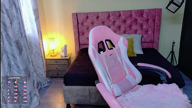 Lucia_evans22 webcam