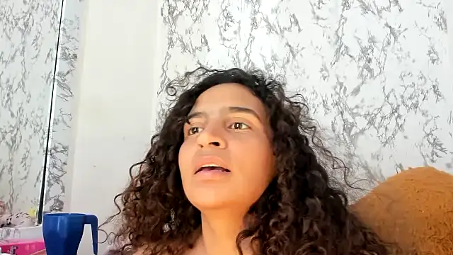 Shanom01 webcam