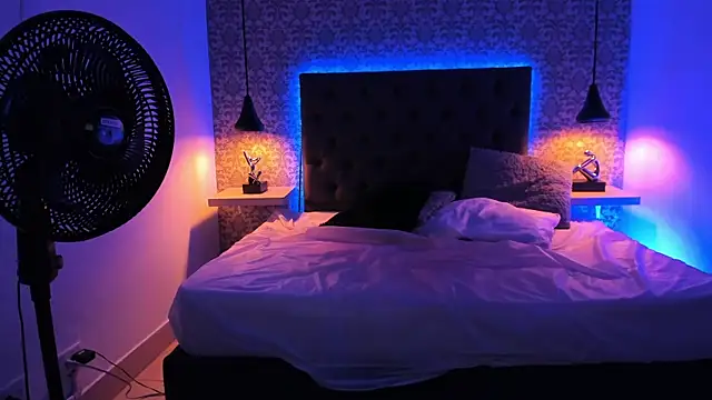 Arya_Leon webcam