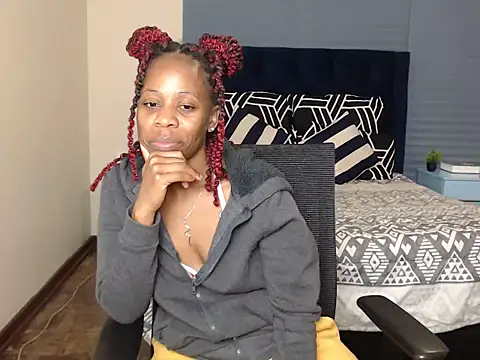 QUEENMANDYY webcam