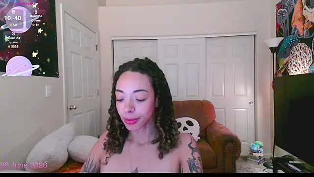 gunzinrose live cam on StripChat