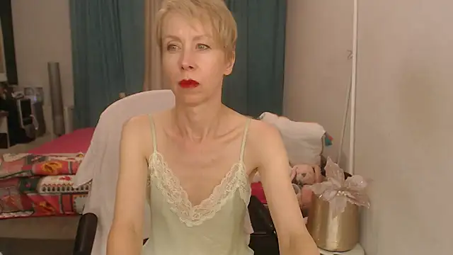 LuxuryNika webcam