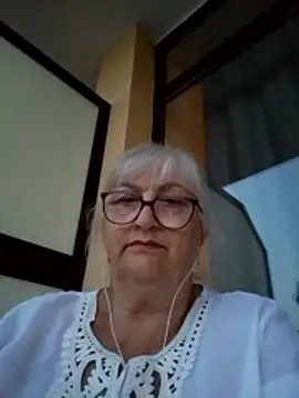 LolkaAlyss live cam on StripChat