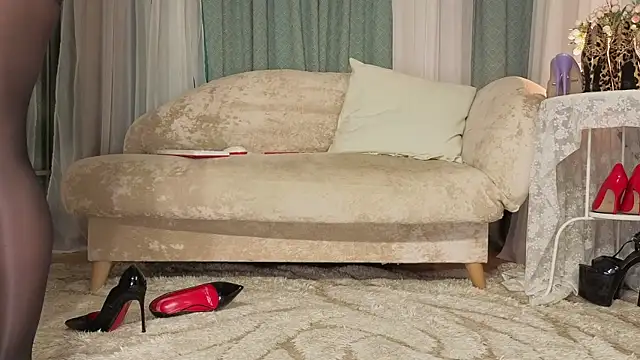 Liza_treasure_ webcam