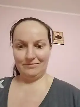 BustyLadyAlma webcam