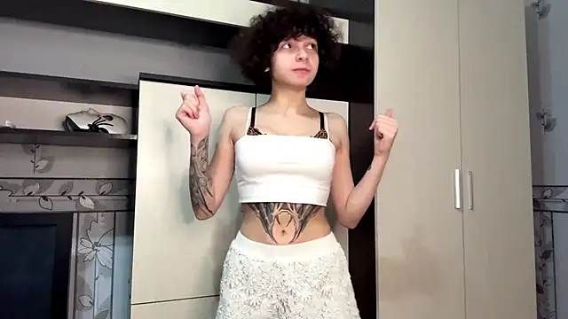 Nikatyanxx live cam on StripChat