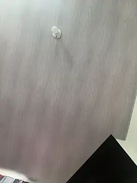 valery_mora webcam