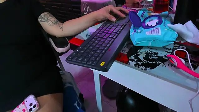 Scarlet_Reyes webcam