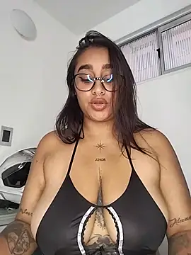 Mia_skyy18 webcam