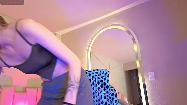 Rossiee_huntt webcam