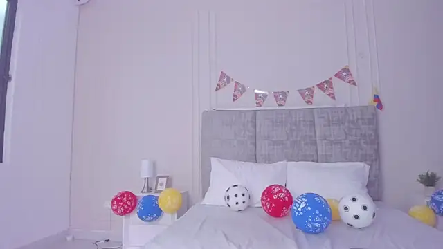 Emma-Velez webcam