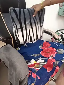 Tamil-hotwife webcam
