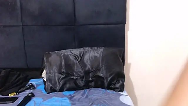 SweetHotBabby18 webcam