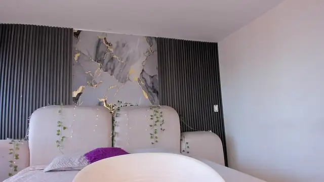 CarolineFyre webcam