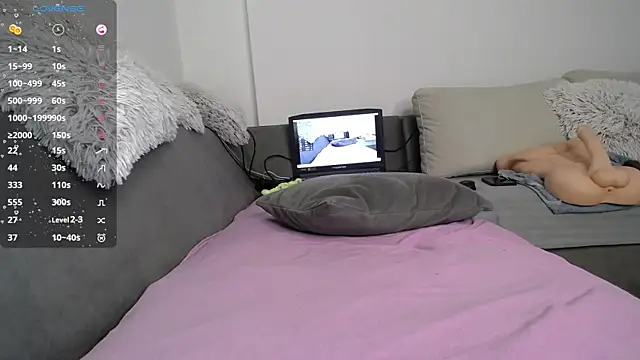 AlicePlushWhispers webcam
