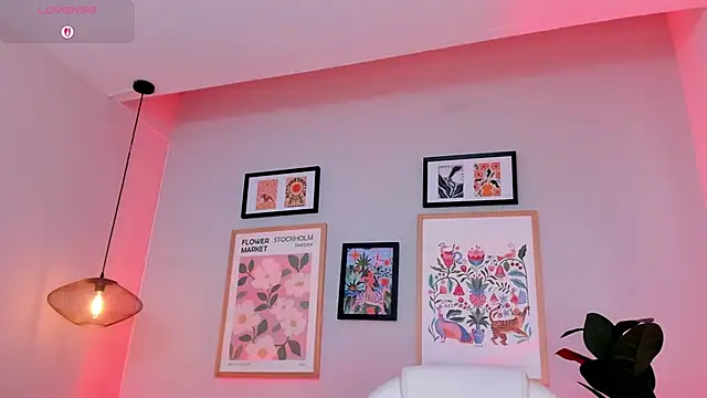 Tiffany_Low webcam