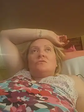 lady_charlyne webcam