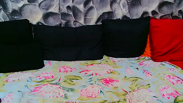 AfricanBigAssxx98 webcam