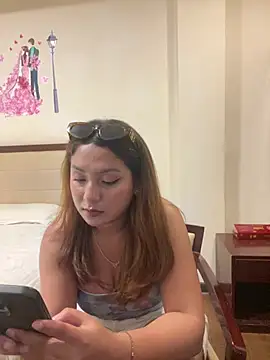 Julywant live cam on StripChat