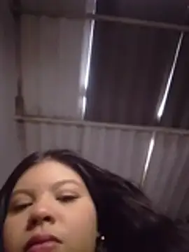 paulinacruzz_ live cam on StripChat