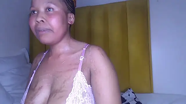 Bella_2025 webcam