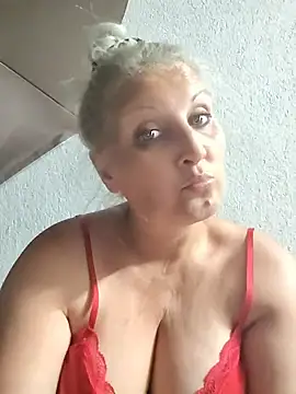 Divineblond webcam