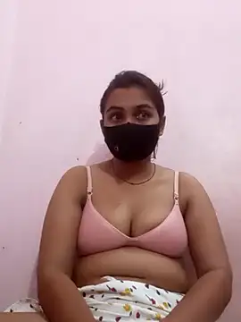 TRISHA0404 webcam