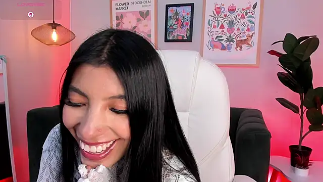 Tiffany_Low webcam