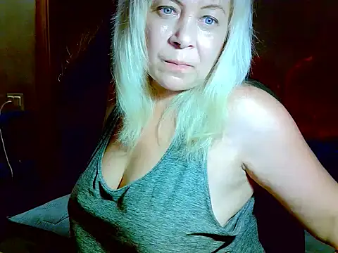 AgoniA7 live cam on StripChat