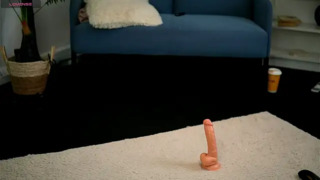 LyndaBlaire webcam